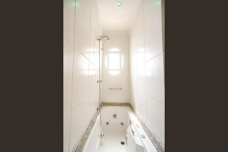 Apartamento para alugar com 285m², 4 quartos e 5 vagas Apartamento para alugar com 285m², 4 quartos e 5 vagasBanheira