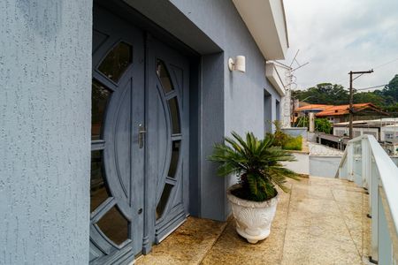 Casa à venda com 365m², 4 quartos e 6 vagas Casa à venda com 365m², 4 quartos e 6 vagasÁrea comum