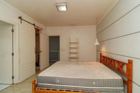 Casa à venda com 365m², 4 quartos e 6 vagas Casa à venda com 365m², 4 quartos e 6 vagasSuíte 3