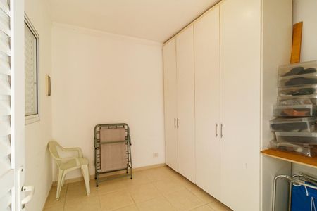 Casa à venda com 365m², 4 quartos e 6 vagas Casa à venda com 365m², 4 quartos e 6 vagasQuarto de Serviço