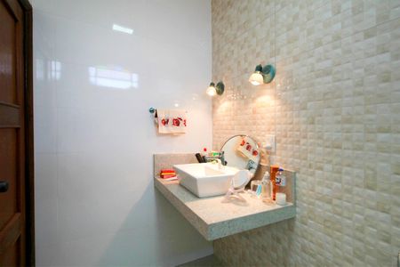 Casa à venda com 360m², 3 quartos e 2 vagasBanheiro