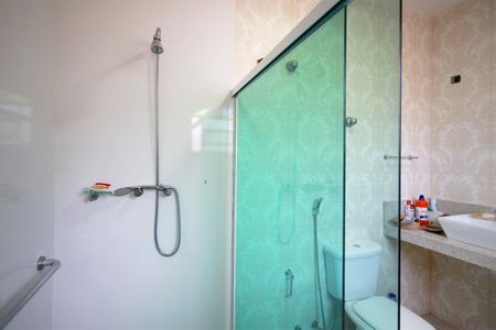 Casa à venda com 360m², 3 quartos e 2 vagasBanheiro da Suíte