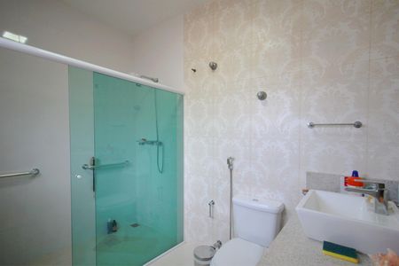 Casa à venda com 360m², 3 quartos e 2 vagasBanheiro da Suíte