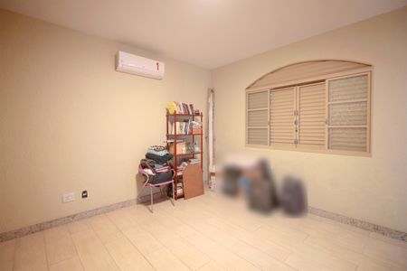 Casa à venda com 360m², 3 quartos e 2 vagasSuite