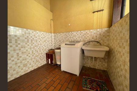 Casa à venda com 230m², 5 quartos e 3 vagasÁrea de Serviço