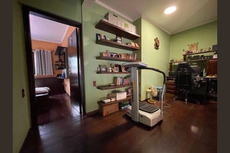 Casa à venda com 230m², 5 quartos e 3 vagasEscritório