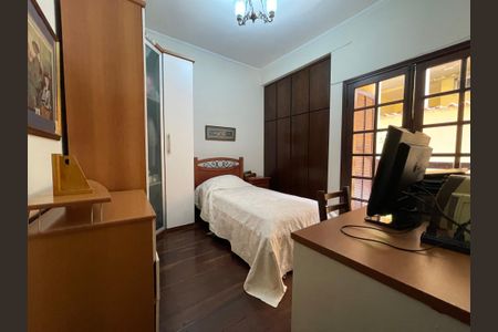 Casa à venda com 230m², 5 quartos e 3 vagasQuarto 3