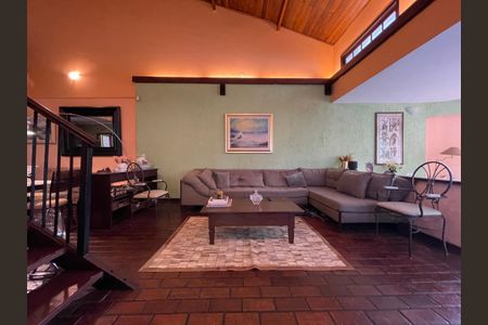 Casa à venda com 230m², 5 quartos e 3 vagasSala