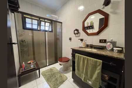 Casa à venda com 230m², 5 quartos e 3 vagasBanheiro 4