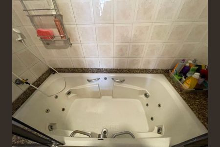 Casa à venda com 230m², 5 quartos e 3 vagasBanheiro 2