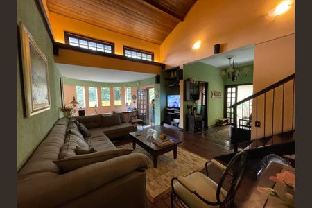 Casa à venda com 230m², 5 quartos e 3 vagasSala