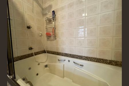 Casa à venda com 230m², 5 quartos e 3 vagasBanheiro 2