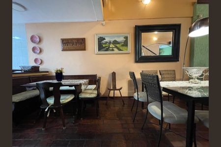 Casa à venda com 230m², 5 quartos e 3 vagasSala