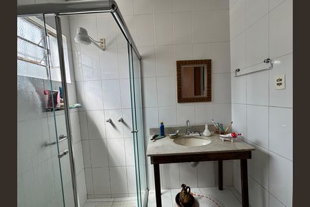 Casa à venda com 130m², 3 quartos e 1 vagaBanheiro