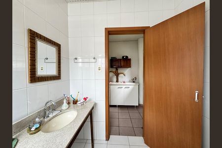 Casa à venda com 130m², 3 quartos e 1 vagaBanheiro