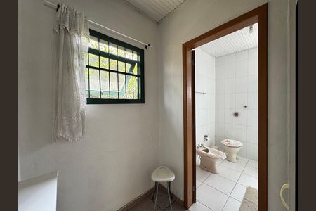 Casa à venda com 130m², 3 quartos e 1 vagaBanheiro