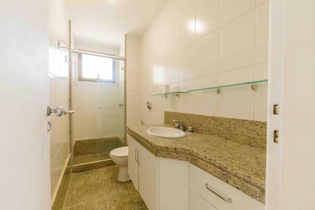 Apartamento à venda com 80m², 3 quartos e 2 vagasBanheiro Social