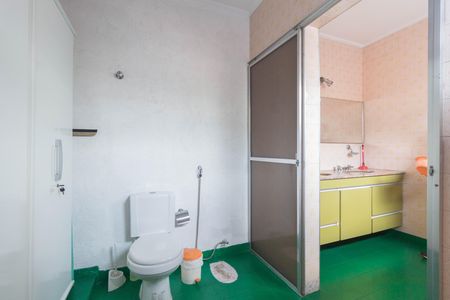 Casa para alugar com 240m², 3 quartos e 2 vagasBanheiro - Social