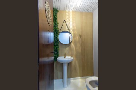 Apartamento para alugar com 160m², 3 quartos e 1 vagaLavabo