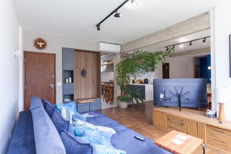 Apartamento para alugar com 230m², 4 quartos e 1 vaga Apartamento para alugar com 230m², 4 quartos e 1 vagaSala de TV