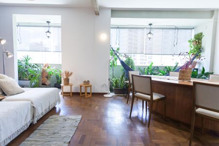 Apartamento para alugar com 230m², 4 quartos e 1 vaga Apartamento para alugar com 230m², 4 quartos e 1 vagaDetalhe Sala