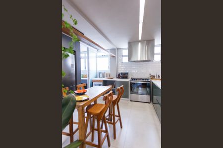 Apartamento para alugar com 230m², 4 quartos e 1 vaga Apartamento para alugar com 230m², 4 quartos e 1 vagaCozinha