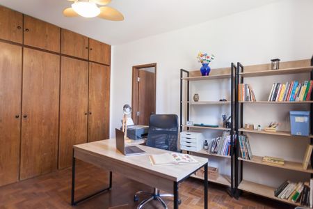 Apartamento para alugar com 230m², 4 quartos e 1 vaga Apartamento para alugar com 230m², 4 quartos e 1 vagasuite1 / escritorio