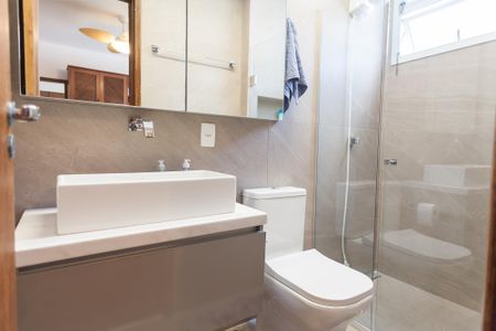 Apartamento para alugar com 230m², 4 quartos e 1 vaga Apartamento para alugar com 230m², 4 quartos e 1 vagabanheiro suite / escritorio