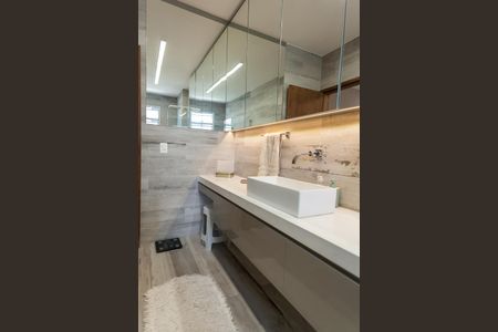 Apartamento para alugar com 230m², 4 quartos e 1 vaga Apartamento para alugar com 230m², 4 quartos e 1 vagabanheiro suite