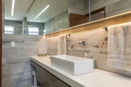 Apartamento para alugar com 230m², 4 quartos e 1 vaga Apartamento para alugar com 230m², 4 quartos e 1 vagabanheiro suite