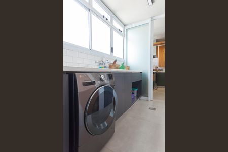 Apartamento para alugar com 230m², 4 quartos e 1 vaga Apartamento para alugar com 230m², 4 quartos e 1 vagaÁrea de Serviço