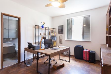Apartamento para alugar com 230m², 4 quartos e 1 vaga Apartamento para alugar com 230m², 4 quartos e 1 vagasuite1 / escritorio