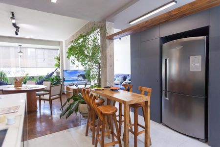 Apartamento para alugar com 230m², 4 quartos e 1 vaga Apartamento para alugar com 230m², 4 quartos e 1 vagaCozinha