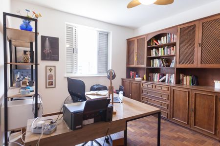 Apartamento para alugar com 230m², 4 quartos e 1 vaga Apartamento para alugar com 230m², 4 quartos e 1 vagasuite1 / escritorio