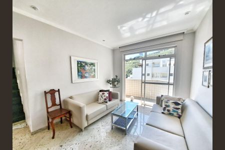 Apartamento à venda com 240m², 4 quartos e 2 vagasSala