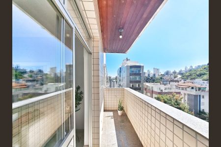 Apartamento à venda com 240m², 4 quartos e 2 vagasVaranda da Sala