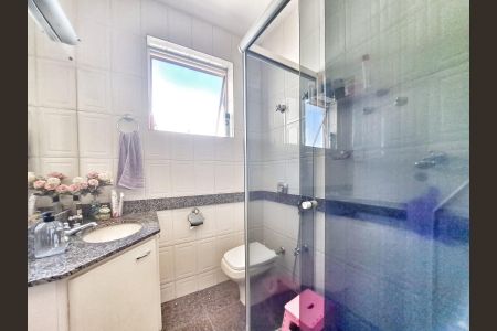 Apartamento à venda com 240m², 4 quartos e 2 vagasBanheiro da Suíte 1