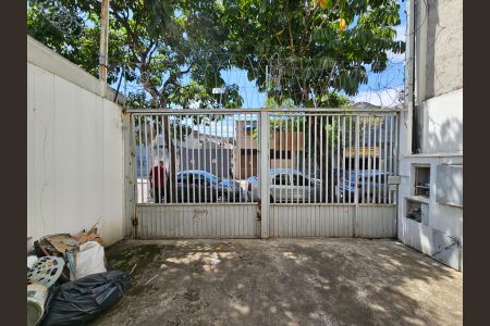 Casa à venda com 450m², 6 quartos e 1 vaga Casa à venda com 450m², 6 quartos e 1 vagaGaragem