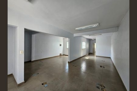 Casa à venda com 450m², 6 quartos e 1 vaga Casa à venda com 450m², 6 quartos e 1 vagaSala