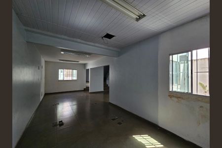 Casa à venda com 450m², 6 quartos e 1 vaga Casa à venda com 450m², 6 quartos e 1 vagaSala