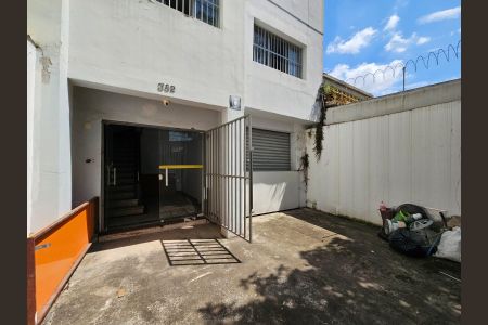 Casa à venda com 450m², 6 quartos e 1 vaga Casa à venda com 450m², 6 quartos e 1 vagaGaragem