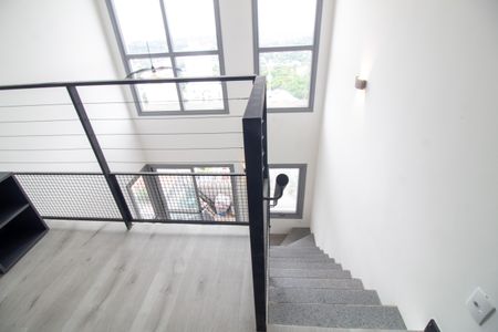 Studio à venda com 29m², 1 quarto e sem vaga Studio à venda com 29m², 1 quarto e sem vagaEscada