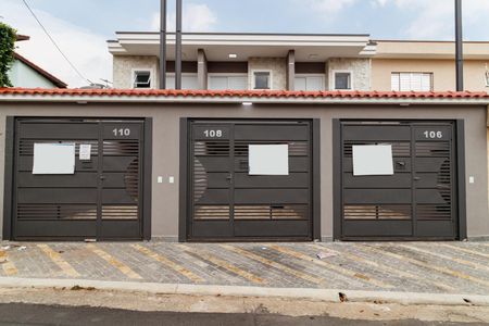 Casa à venda com 135m², 3 quartos e 2 vagasFachada