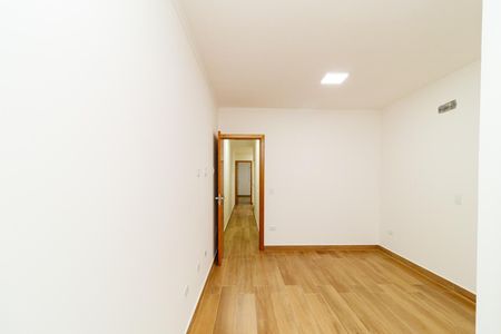 Casa à venda com 135m², 3 quartos e 2 vagasSuíte