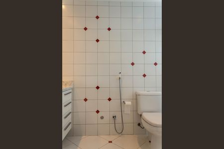 Apartamento à venda com 240m², 4 quartos e 3 vagasBanheiro da Suíte 2