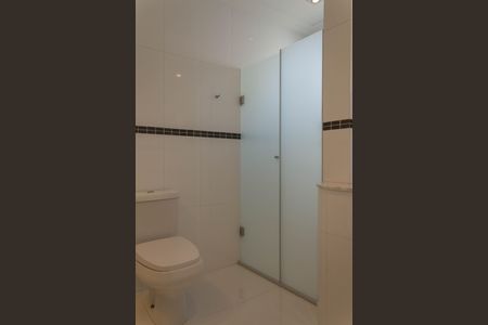 Apartamento à venda com 240m², 4 quartos e 3 vagasBanheiro da Suíte 1