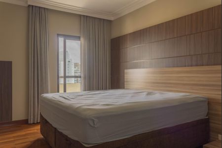 Apartamento à venda com 240m², 4 quartos e 3 vagasSuíte 1