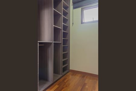 Apartamento à venda com 240m², 4 quartos e 3 vagasCloset da Suíte 1