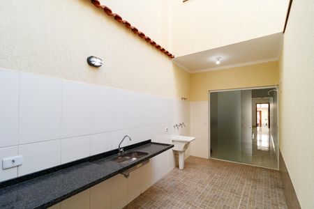 Casa à venda com 119m², 3 quartos e 2 vagasQuintal