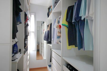 Apartamento à venda com 130m², 4 quartos e 2 vagasCloset Suíte 